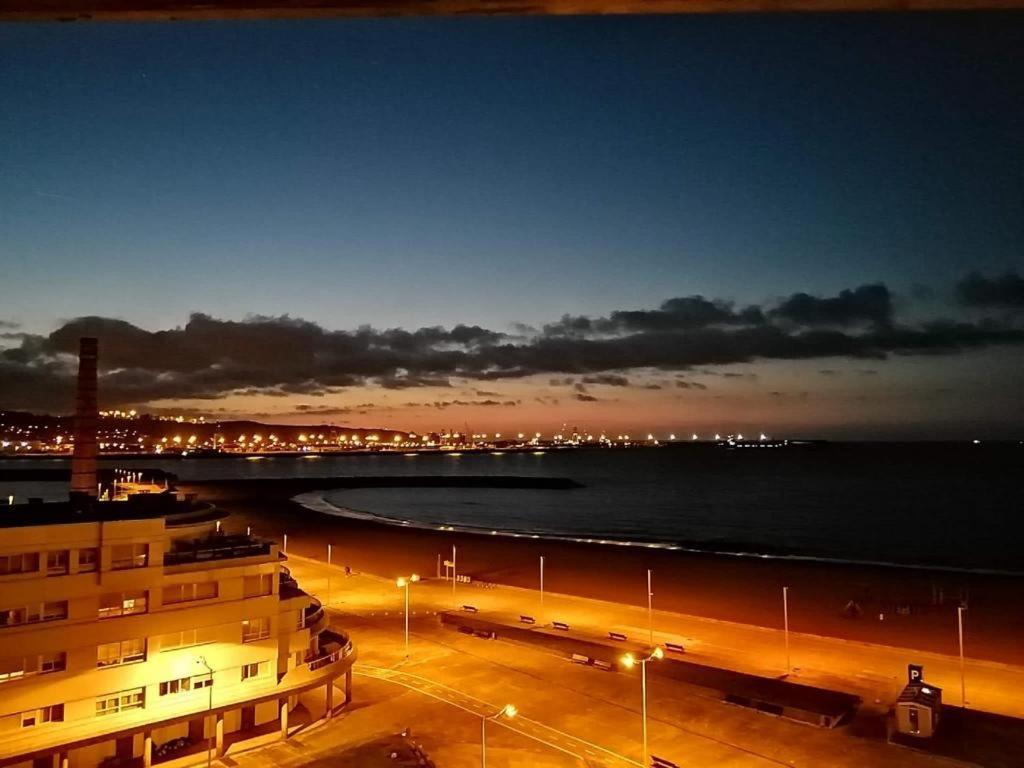 Apartament El Sexto De La Playa + Parking Gratis Gijón Zewnętrze zdjęcie